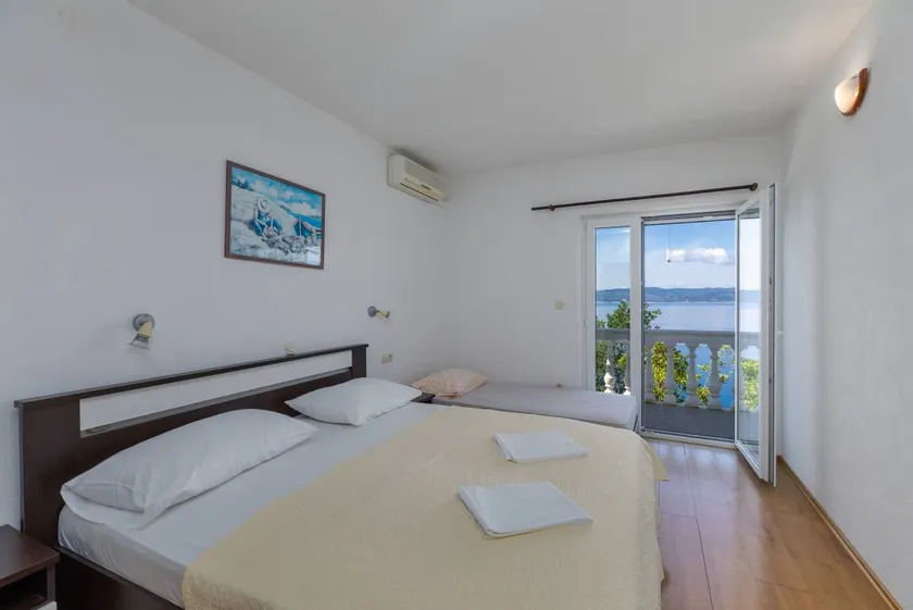 Two bedroom apartment with balcony and sea view Brela, Makarska (A-24416-a) - Image 1