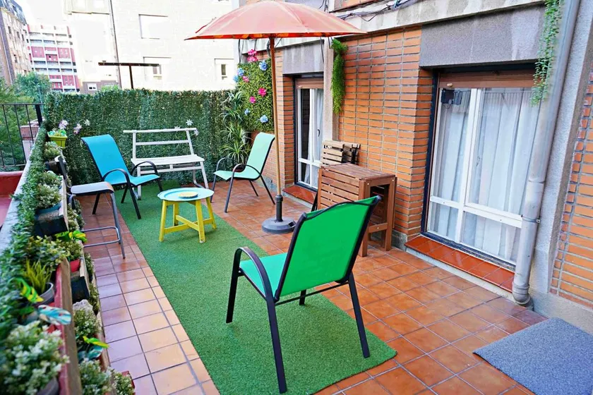 Holiday apartment with barbeque & terrace | River view - Image 1