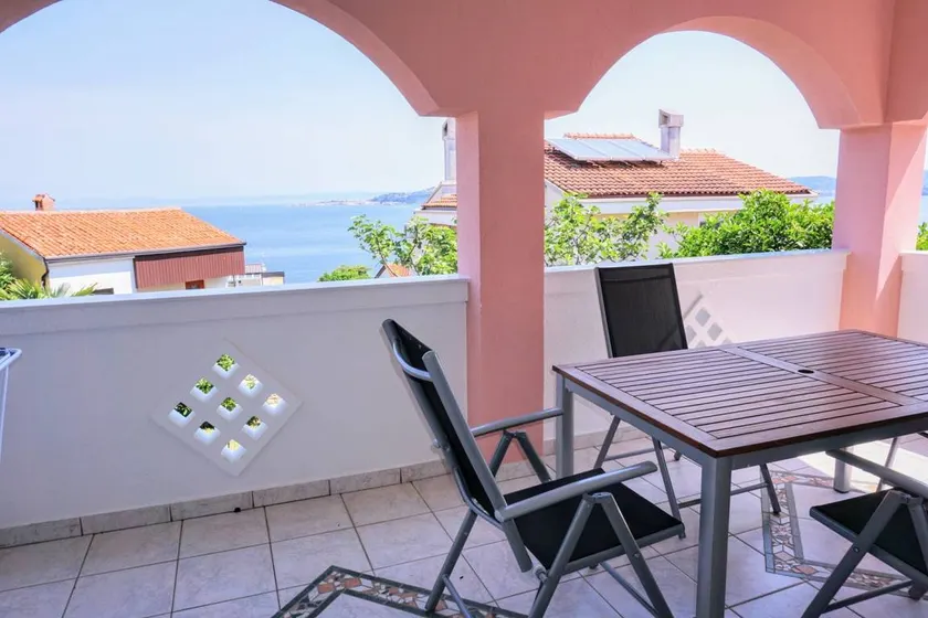 Holiday apartment with garden & fast internet | Sea view - Image 1