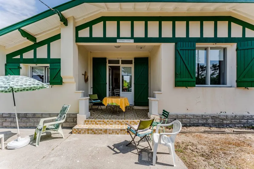 Holiday Home 'Villa au calme' with Private Terrace, Wi-Fi and Air Conditioning - Image 1