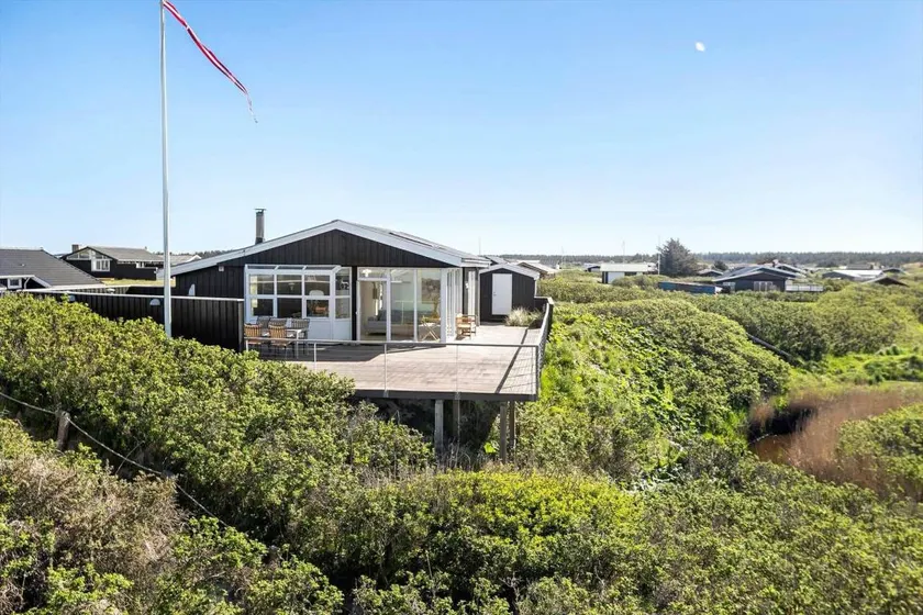 Fully equipped holiday home with barbecue, garden & terrace | Close to the beach | Pet-friendly - Image 1