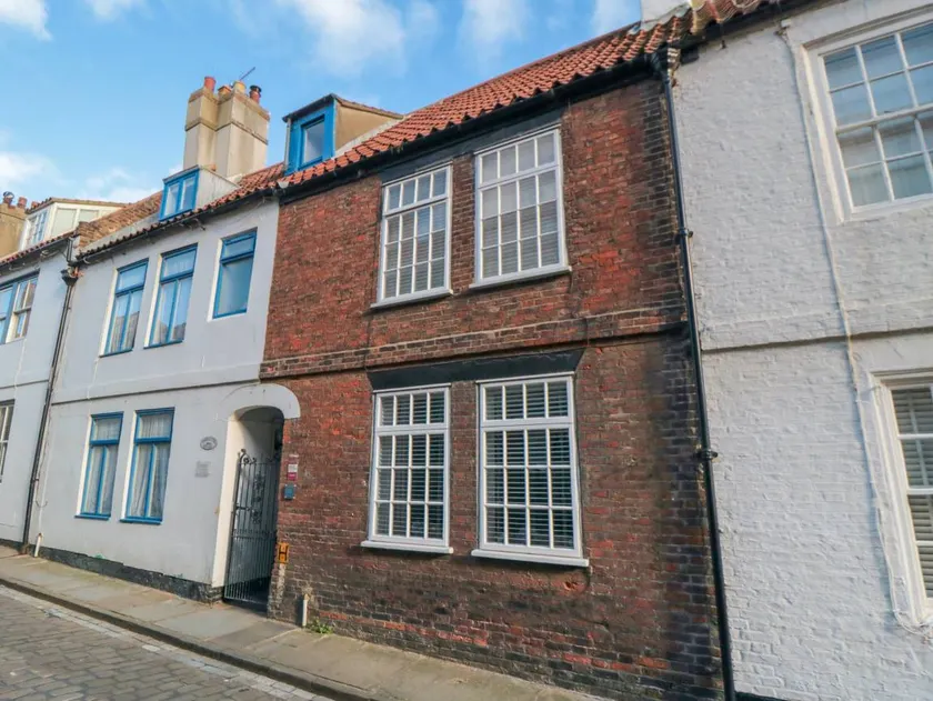 Child-friendly cottage with garden | Beach view | Close to the beach | Pets are welcome - Image 1