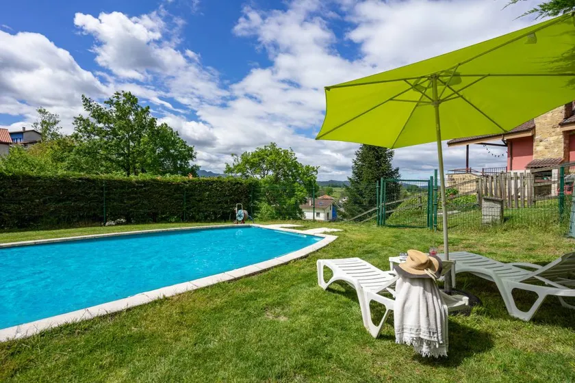 Holiday home with garden, pool & terrace | Garden view - Image 1