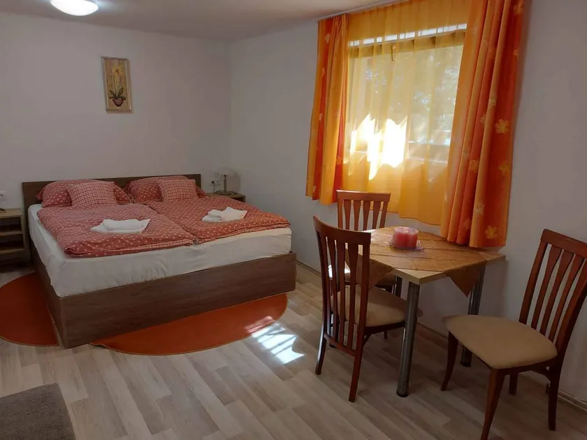 Holiday apartment with garden & terrace | Pets are welcome - Image 1