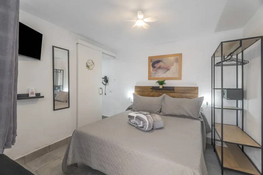 Chambre chez l'habitant avec terrasse et internet haut débit | Parfaite pour le travail à distance - Image 1