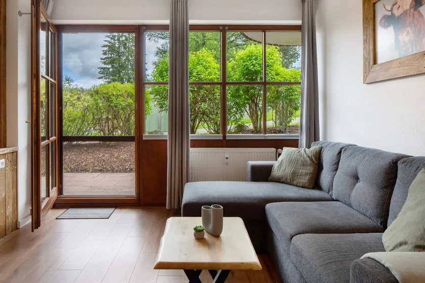Holiday apartment with terrace | Garden view - Image 1