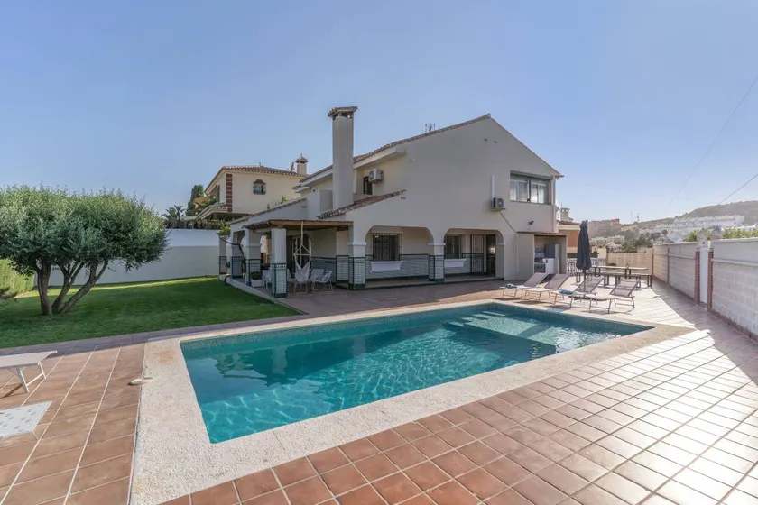 Ferienhaus mit Terrasse, Grill und privatem Pool | Bergblick - Image 1