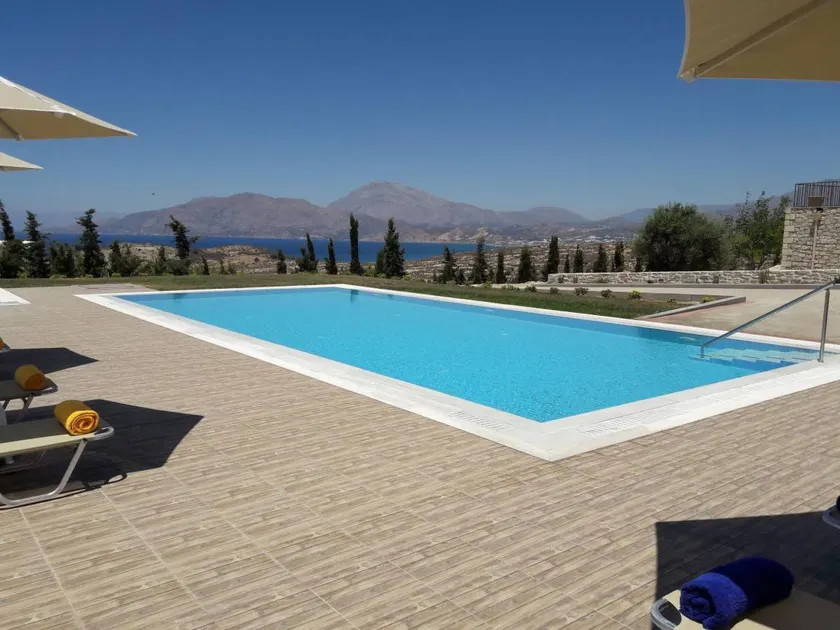 Schönes Ferienhaus mit Garten, Pool und Terrasse - Image 1