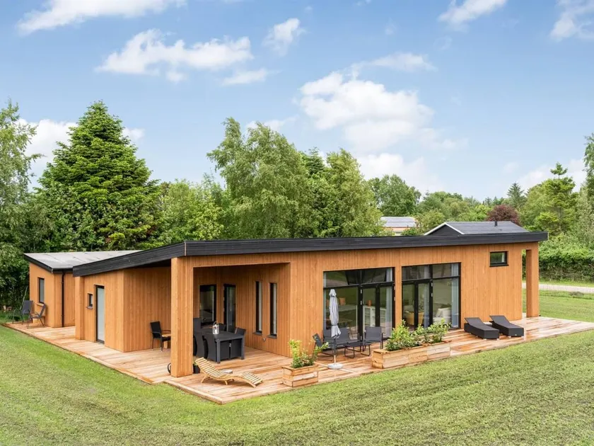 House with terrace & barbecue - Image 1