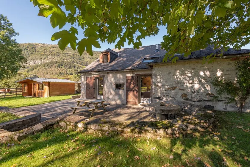 Cottage in a Charming Shepherd’s House, Vast Private Land in the Heart of the Pyrenees - Image 1