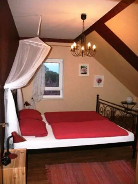 Flat with barbeque & garden | Garden view - Image 1