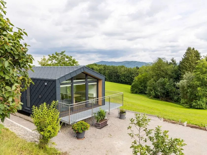 Flat with garden & barbeque - Image 1