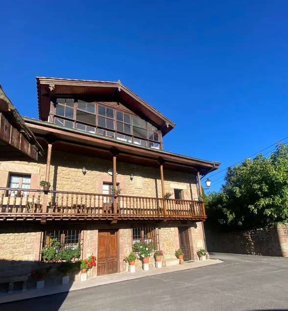 Aparthotel with fast internet, terrace & BBQ | Mountain view - Image 1