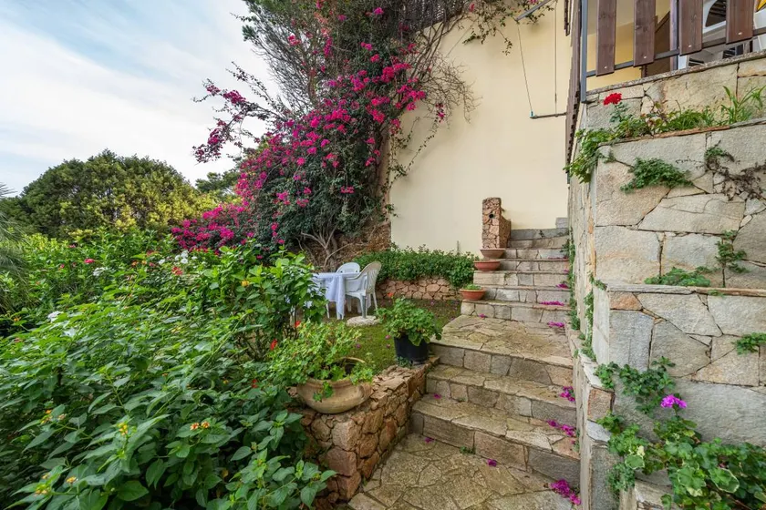 Maison avec barbecue et jardin | Vue montagne - Image 1