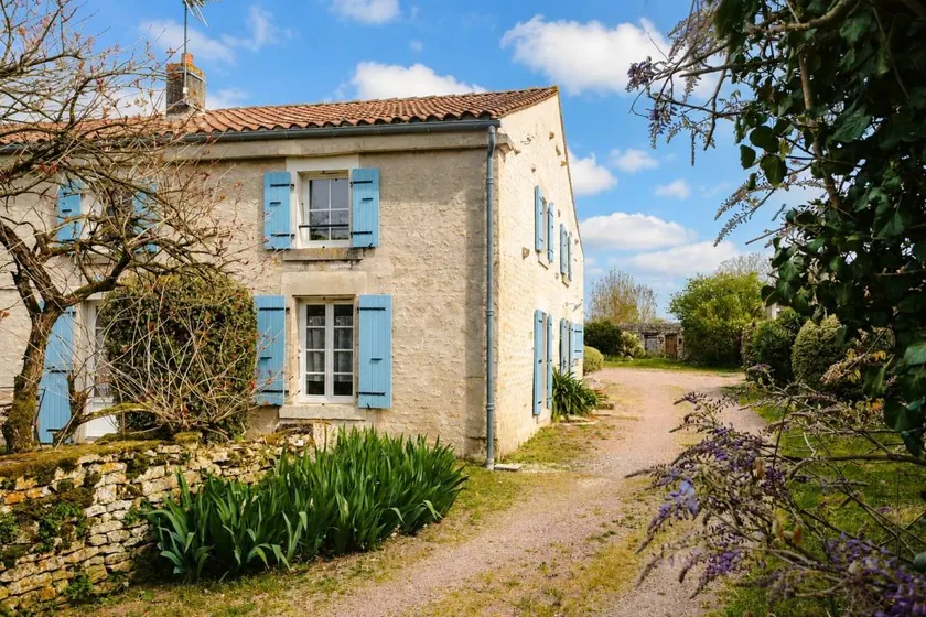 Cottage with barbeque, pool & terrace | Garden view - Image 1