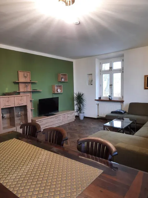 Casa accogliente e familiare con idromassaggio, griglia e giardino | Vista sulla piscina | Perfetta per il lavoro da remoto - Image 1