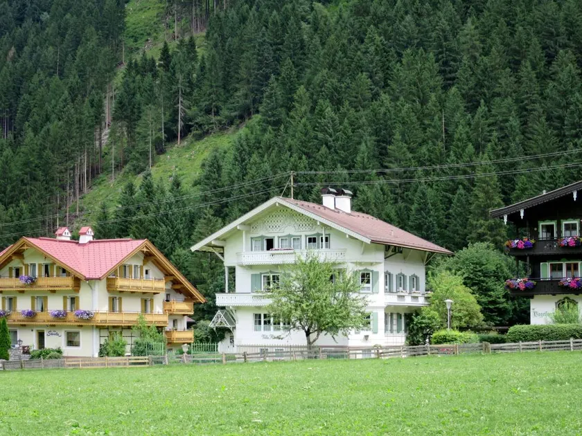 Holiday apartment with garden - Image 1