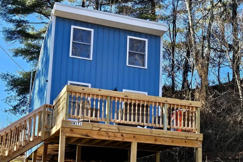 Elevated Cottage Nestled in Nature and near the New River in Draper, Virginia, Perfect for a Weekend Escape - Image 1