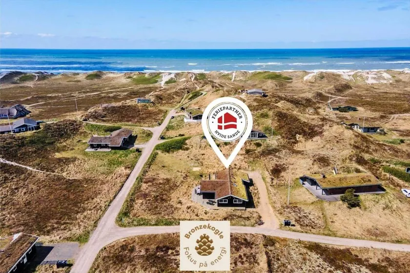 Fully equipped house with terrace, hot tub & sauna | Close to the beach - Image 1
