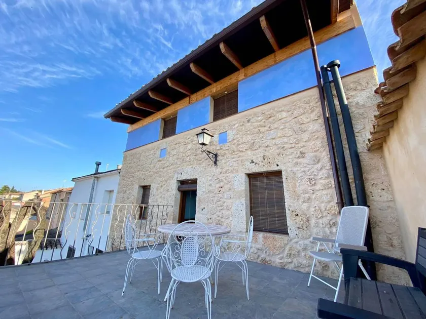 Child-friendly ample house with fast internet, garden & barbeque | Mountain view | Perfect for remote work | Pets allowed - Image 1