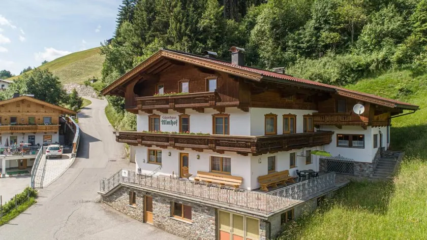 Holiday home with terrace | Pets are welcome - Image 1