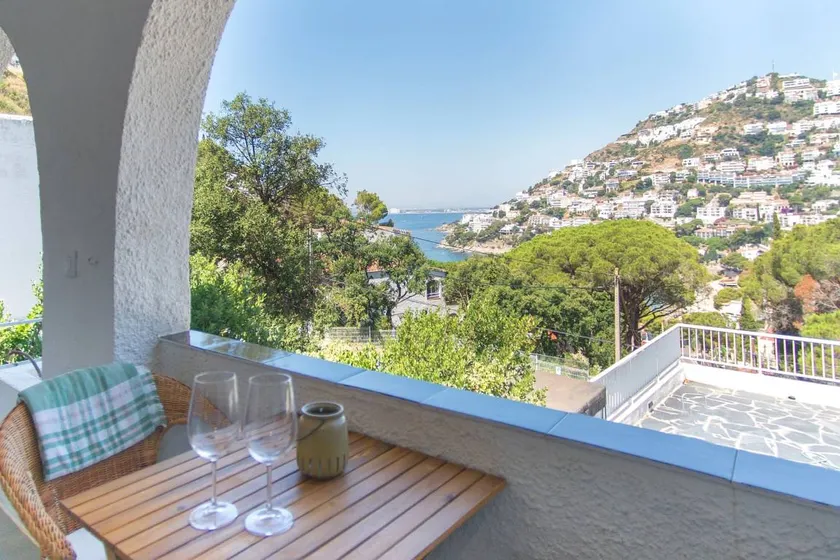 Holiday apartment with terrace | Close to the beach - Image 1