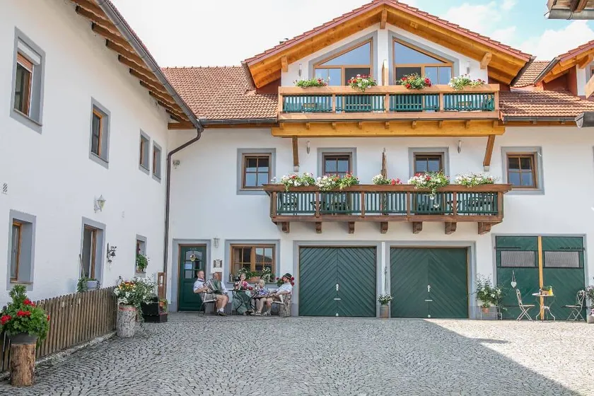 Flat with BBQ & terrace - Image 1