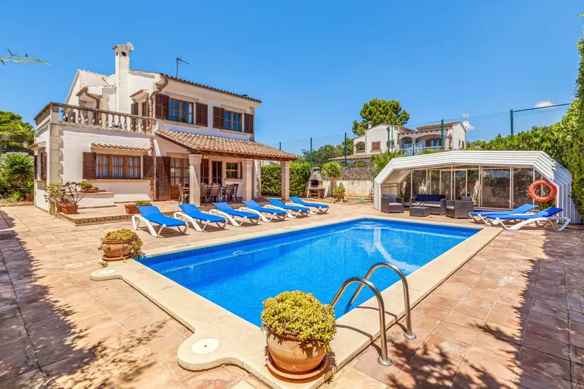 Ferienhaus Villa Isabel mit Pool, WLAN, Garten und Terrasse - Image 1