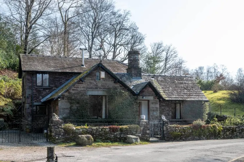 Family-oriented cottage with garden - Image 1