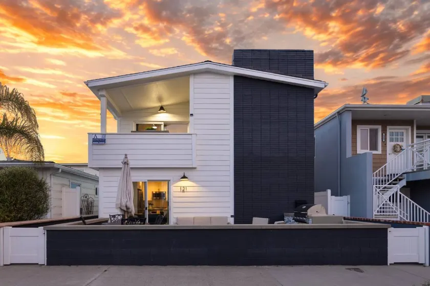 Breezeway Duplex: Two Full Homes by AvantStay - Image 1