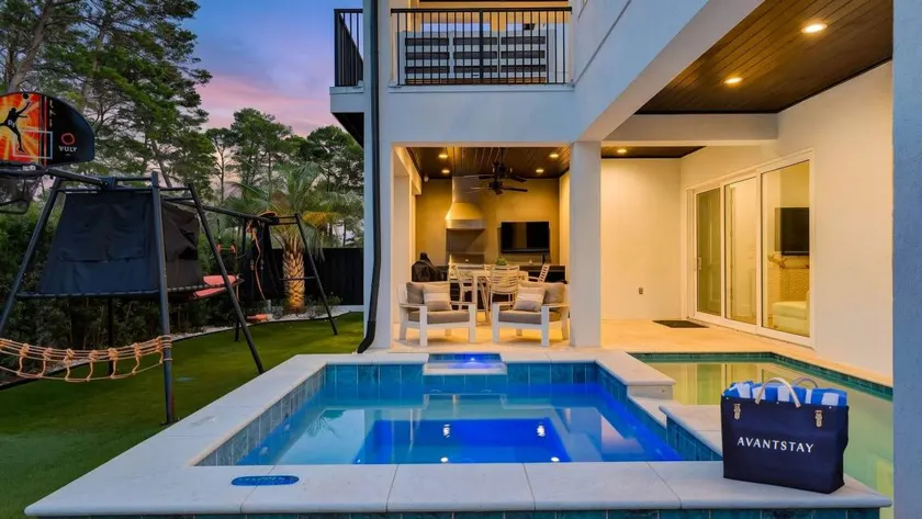 30A Serenity Skies by Avantstay Sleeps 19 Pool + Golf Cart - Image 1