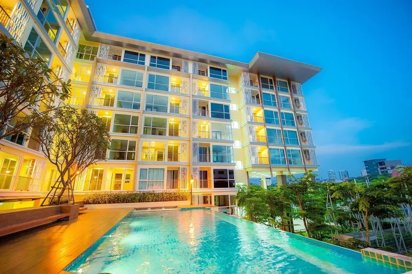 Wonderful flat with pool | City view - Image 1