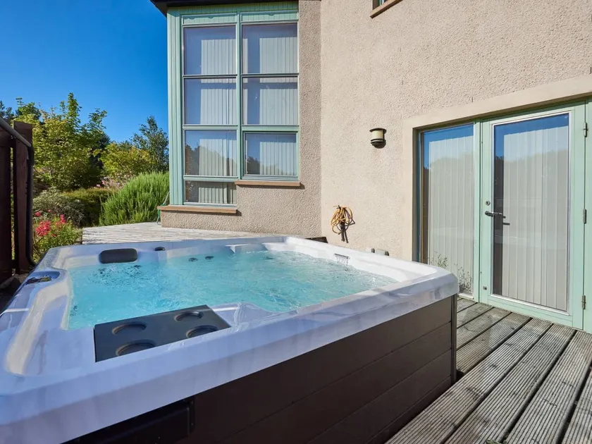 Landhaus mit Garten und Whirlpool - Image 1
