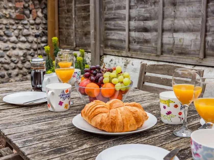 Lovely cottage with garden | Dogs allowed - Image 1