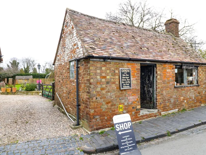 Lovely cottage with garden & jacuzzi - Image 1