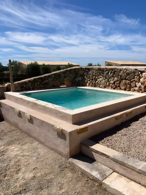 Flat with terrace, BBQ & private pool - Image 1
