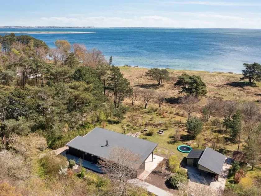 Holiday home with sauna, terrace & barbecue - Image 1