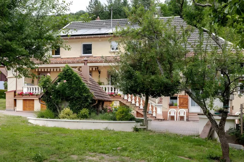 Ferienwohnung "Gite Béthanie" mit Bergblick, privater Holzterrasse und WLAN - Image 1