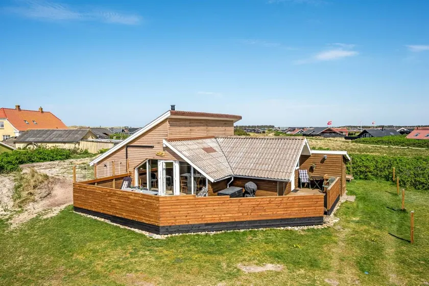Lovely holiday home with terrace | Close to the beach - Image 1
