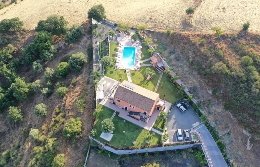 Agriturismo Arcobaleno dell'Etna - Camera Deluxe con terrazza e vista mare - Image 1