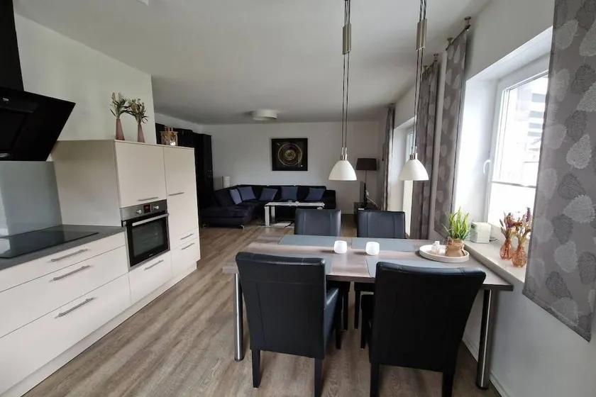 Fully equipped pleasant holiday home with barbecue & terrace - Image 1
