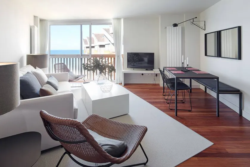 Attraente appartamento totalmente attrezzato con giardino e piscina | Vicino alla spiaggia - Image 1