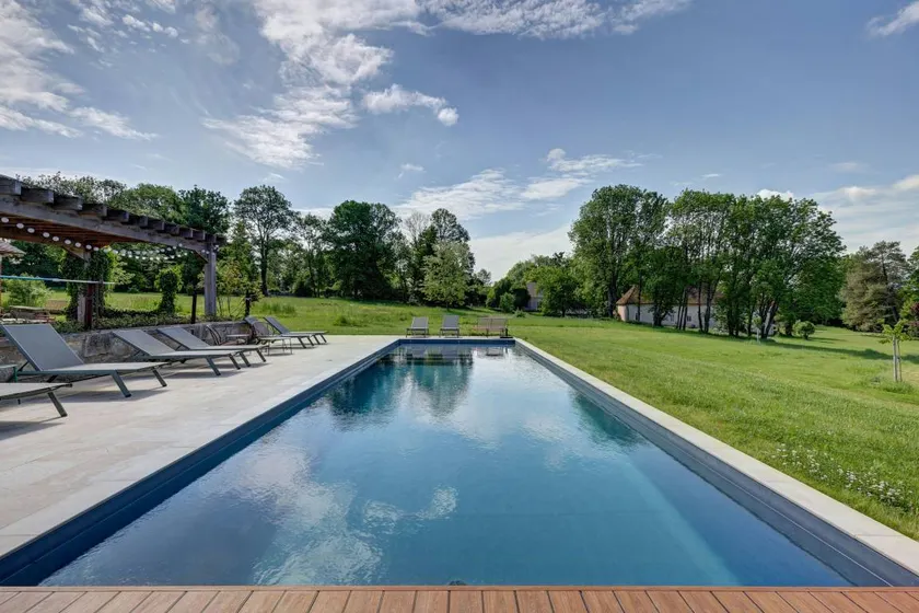 House with barbeque, sauna & hot tub - Image 1