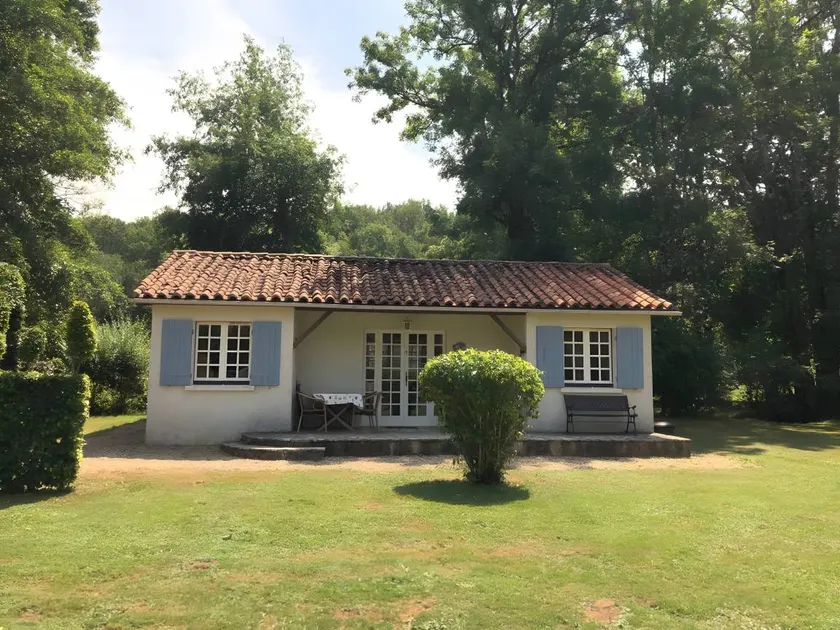 Family-friendly lovely cottage with BBQ, pool & garden | Garden view | Pets are welcome - Image 1