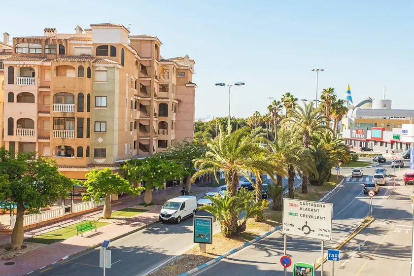 Holiday apartment with terrace - Image 1