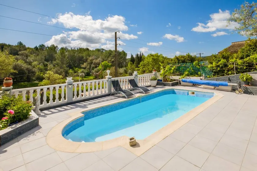 Villa adatta alle famiglie con griglia, piscina e giardino | Vista sulla montagna | Perfetta per il lavoro da remoto - Image 1