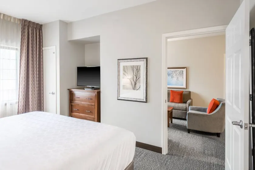 1 Queen 1 Bedroom Suite - Image 1