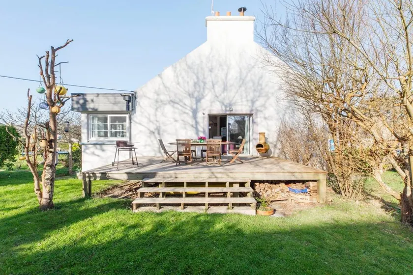 Merveilleuse maison avec barbecue et jardin - Image 1