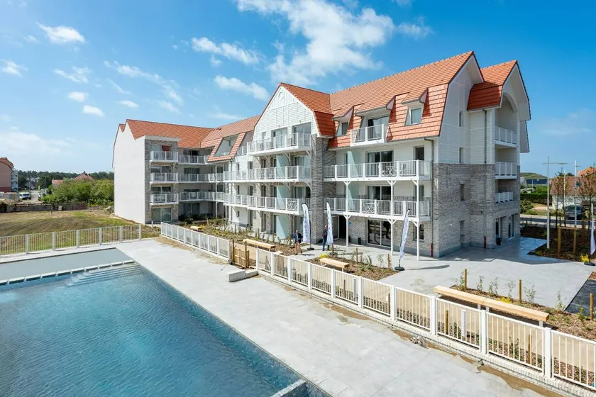 Holiday home with pool - Image 1