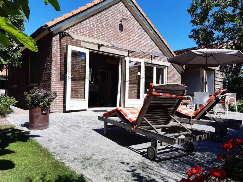 House with garden & terrace - Image 1